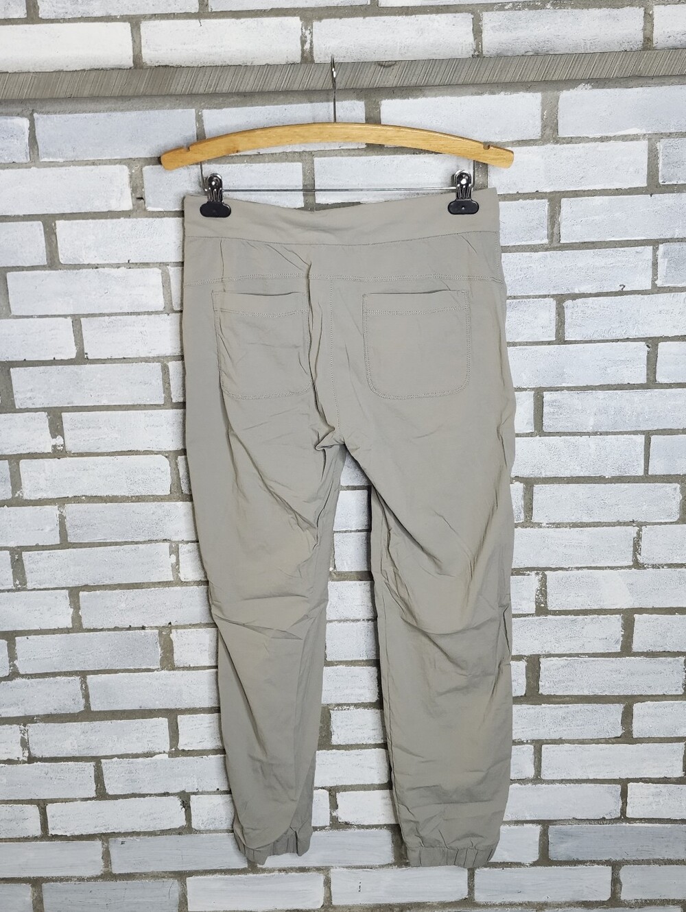 Athleta Womens Trekkie Jogger Nylon Pants Stretch Tapered Size 6 Pockets Gray - Picture 2 of 10